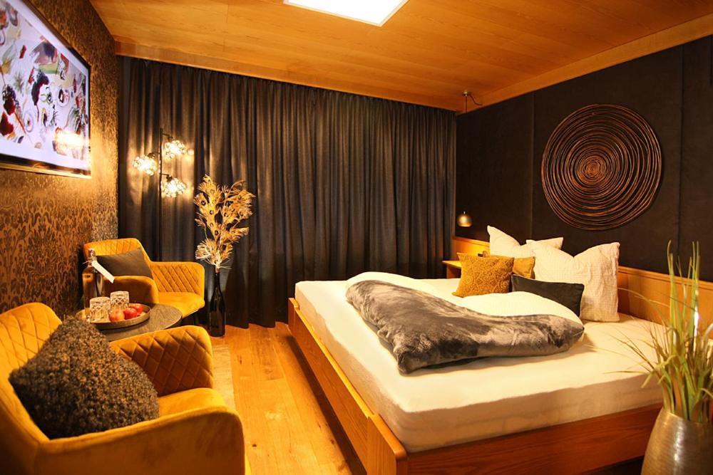 Boutique-Pension Jaegerwirt 凯撒山麓舍福 外观 照片